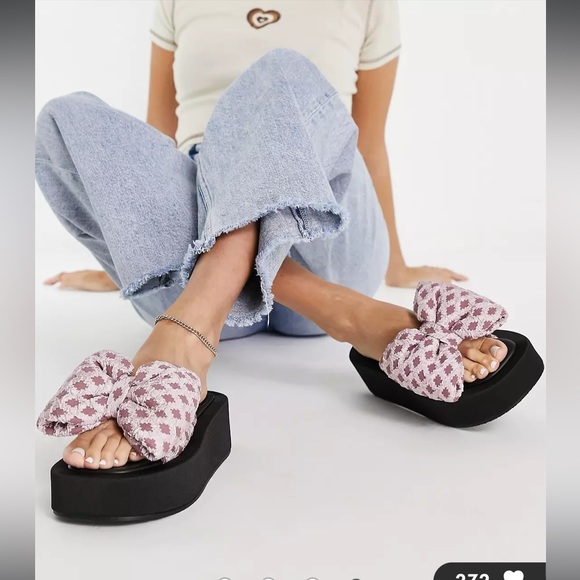 ASOS Design Wide Fit Thick Platform Bow Tie Slides Sandals - Picture 1 of 11
